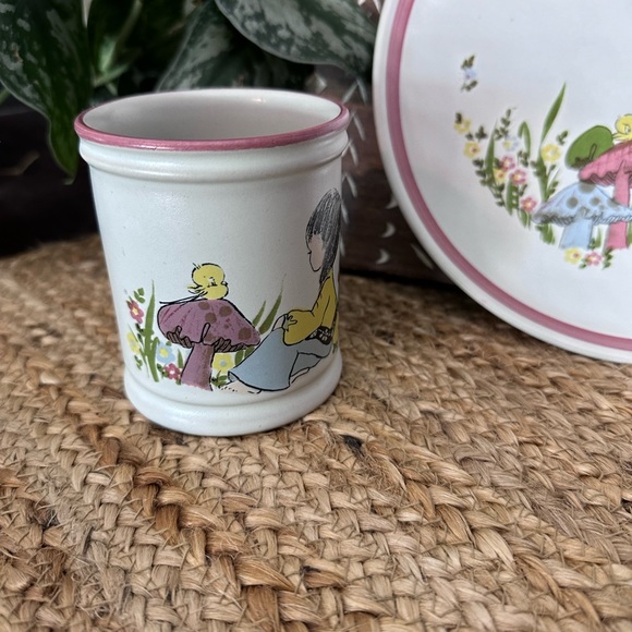 Vintage Denby England Dream Weaver Child's Stoneware Plate & Mug Girl Mushrooms - Picture 8 of 9